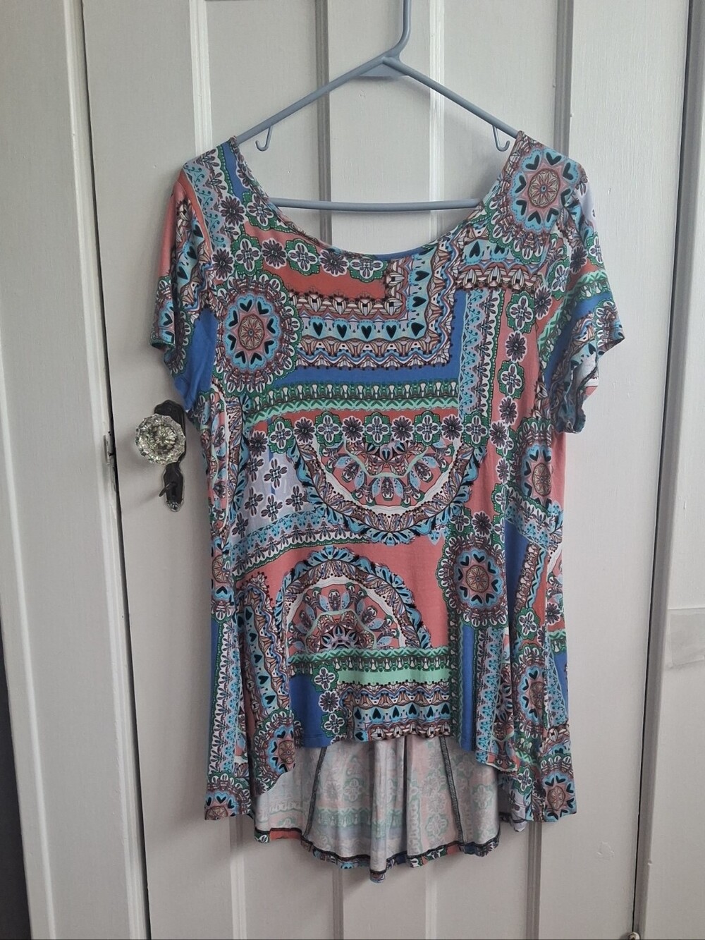 Cable & Gauge Coral, Teal and Blue Paisley Short Sleeve Top